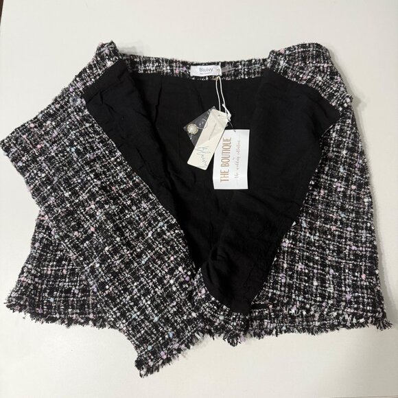 Bluivy Black & Pink Tweed Mini Skirt With Pearl Button Details Frayed Hem Lined - Picture 5 of 6